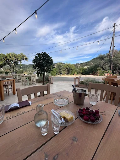 Outdoor seating at Neratzoula taverna